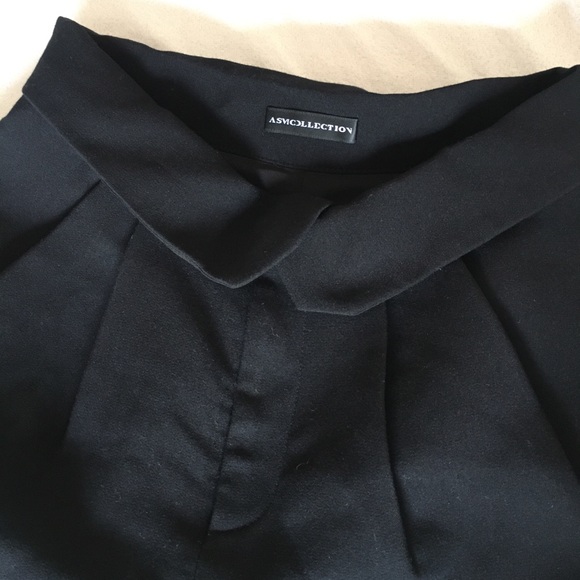 Black shorts - Picture 2 of 3